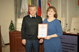И словом, и делом: помощников депутатов Волгодонской городской Думы отметили за помощь советам ТОСов